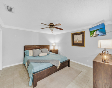 1350 Riverside Circle - Photo Thumbnail 19