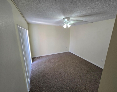 3232 Meridian Way N - Photo Thumbnail 10