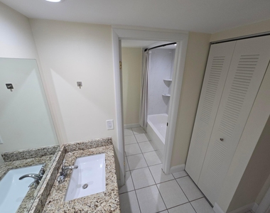 3232 Meridian Way N - Photo Thumbnail 13