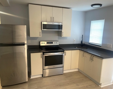 780 Ne 46th Court - Photo Thumbnail 1
