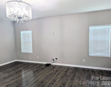 4031 Huntley Glen Drive - Photo Thumbnail 1