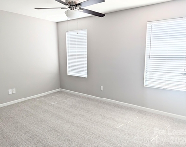 4031 Huntley Glen Drive - Photo Thumbnail 3