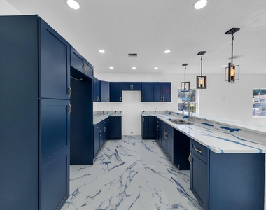 2937 Nw 8th Court - Photo Thumbnail 6