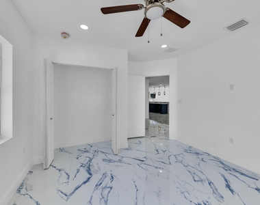 2937 Nw 8th Court - Photo Thumbnail 24