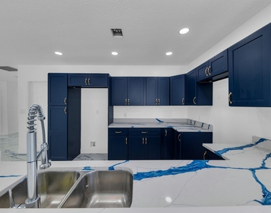 2937 Nw 8th Court - Photo Thumbnail 5