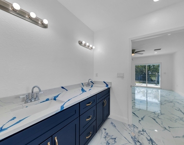 2937 Nw 8th Court - Photo Thumbnail 16