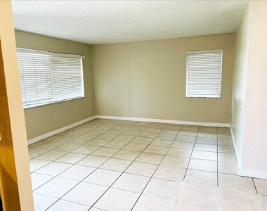 400 Nw 65th Avenue - Photo Thumbnail 4