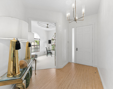7808 Quida Drive - Photo Thumbnail 1