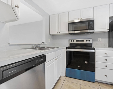 4080 Nw 90th Avenue - Photo Thumbnail 4
