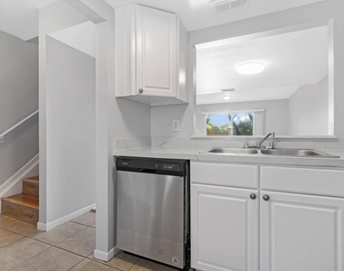 4080 Nw 90th Avenue - Photo Thumbnail 7
