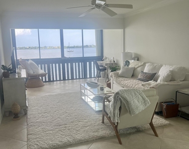 175 Se Saint Lucie Boulevard - Photo Thumbnail 1