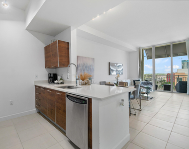 480 Hibiscus Street - Photo Thumbnail 13