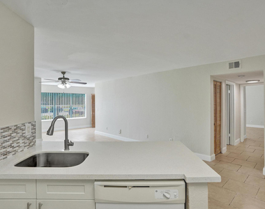12650 Vista Isles Drive - Photo Thumbnail 6
