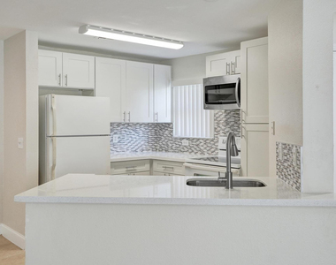 12650 Vista Isles Drive - Photo Thumbnail 3