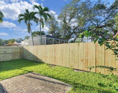 2716 Sw 46th Street - Photo Thumbnail 2