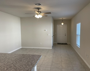 3368 N Park Drive - Photo Thumbnail 3