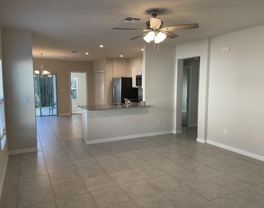 3368 N Park Drive - Photo Thumbnail 4