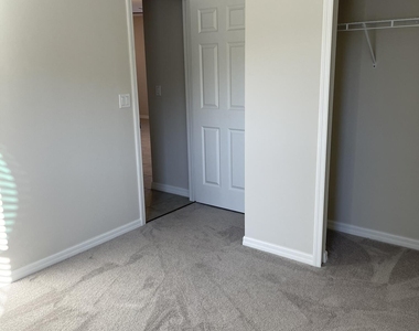 3368 N Park Drive - Photo Thumbnail 16
