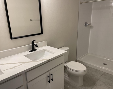 3368 N Park Drive - Photo Thumbnail 11