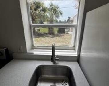 608 Ne 2nd - Photo Thumbnail 10