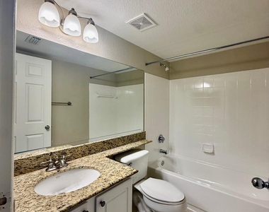 15135 Michelangelo Boulevard - Photo Thumbnail 4