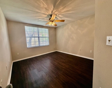 15135 Michelangelo Boulevard - Photo Thumbnail 7