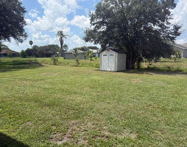 1081 Sw Mcdevitt Avenue - Photo Thumbnail 11