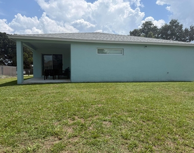 1081 Sw Mcdevitt Avenue - Photo Thumbnail 12