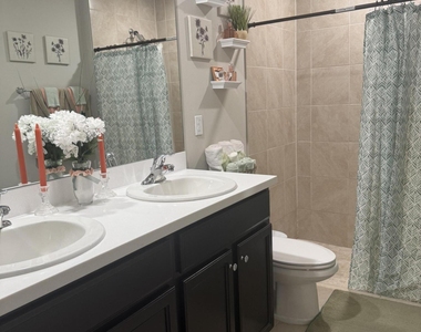 1081 Sw Mcdevitt Avenue - Photo Thumbnail 9