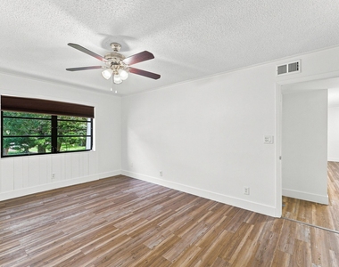 3101 Oakland Shores Drive - Photo Thumbnail 14
