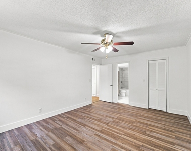 3101 Oakland Shores Drive - Photo Thumbnail 15