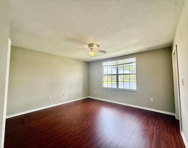 15155 Michelangelo Boulevard - Photo Thumbnail 6