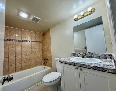700 Sw 81st Avenue - Photo Thumbnail 3