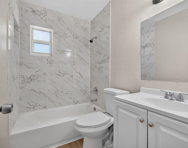 3201 Ne 7th Avenue - Photo Thumbnail 3