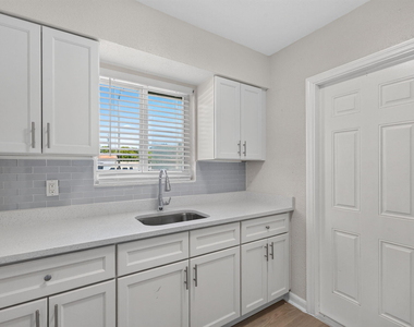 3201 Ne 7th Avenue - Photo Thumbnail 1