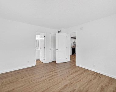 3201 Ne 7th Avenue - Photo Thumbnail 4