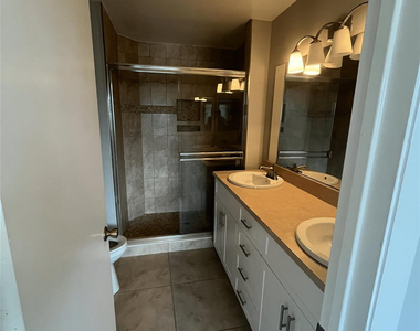 8969 Nw 38th Drive - Photo Thumbnail 11
