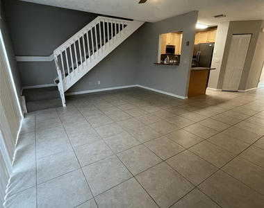 8969 Nw 38th Drive - Photo Thumbnail 4