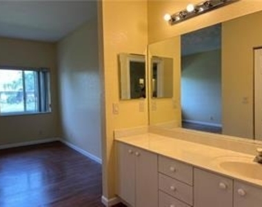 7612 Nw 99th Terrace - Photo Thumbnail 10