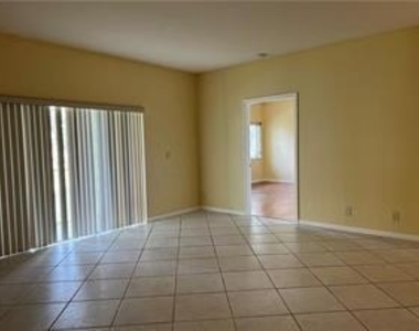7612 Nw 99th Terrace - Photo Thumbnail 7