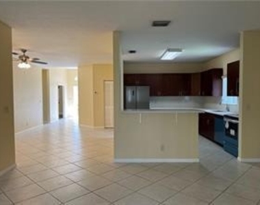 7612 Nw 99th Terrace - Photo Thumbnail 4