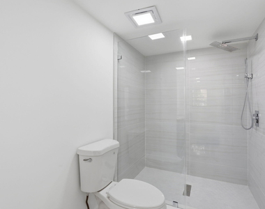 1222 Hillsboro Mile - Photo Thumbnail 40