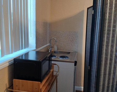 7530 Shalimar Street - Photo Thumbnail 6