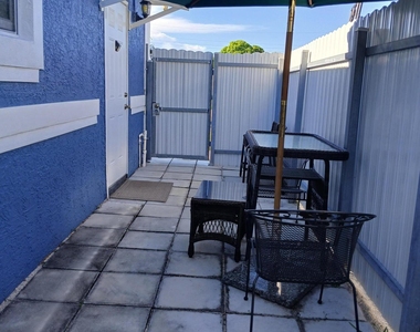 7530 Shalimar Street - Photo Thumbnail 7