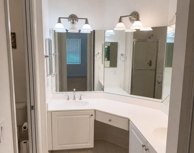 3600 Oaks Clubhouse - Photo Thumbnail 5