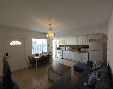 1639 Hayes Street - Photo Thumbnail 7