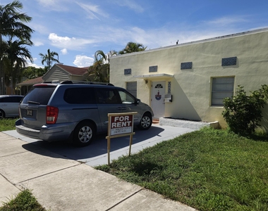 1639 Hayes Street - Photo Thumbnail 2