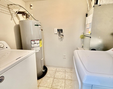181 Sw Palm Drive - Photo Thumbnail 2
