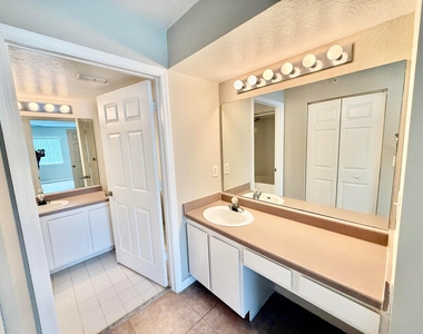 181 Sw Palm Drive - Photo Thumbnail 8