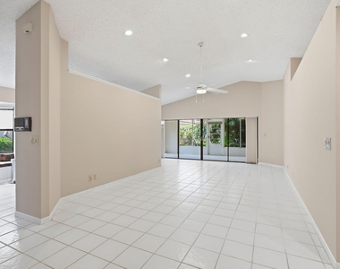 6170 Bay Isles Drive - Photo Thumbnail 5